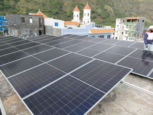 Read more about the article Instalação de um sistema fotovoltaico na Casa do Pescador, na cidade de Igreja, Ilha do Fogo